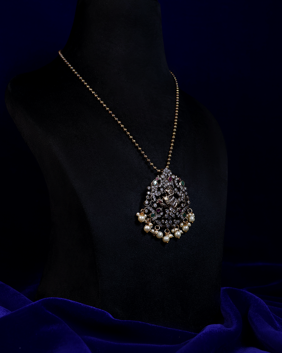 Antique Gold Necklace with Regal Motif & Pearl Drops