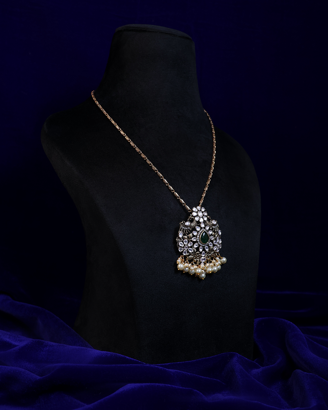 Floral Finesse Meets Vintage Elegance