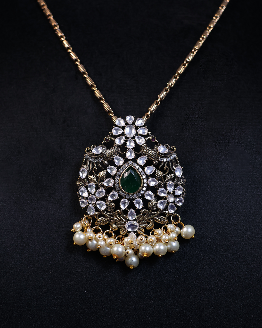 Floral Finesse Meets Vintage Elegance