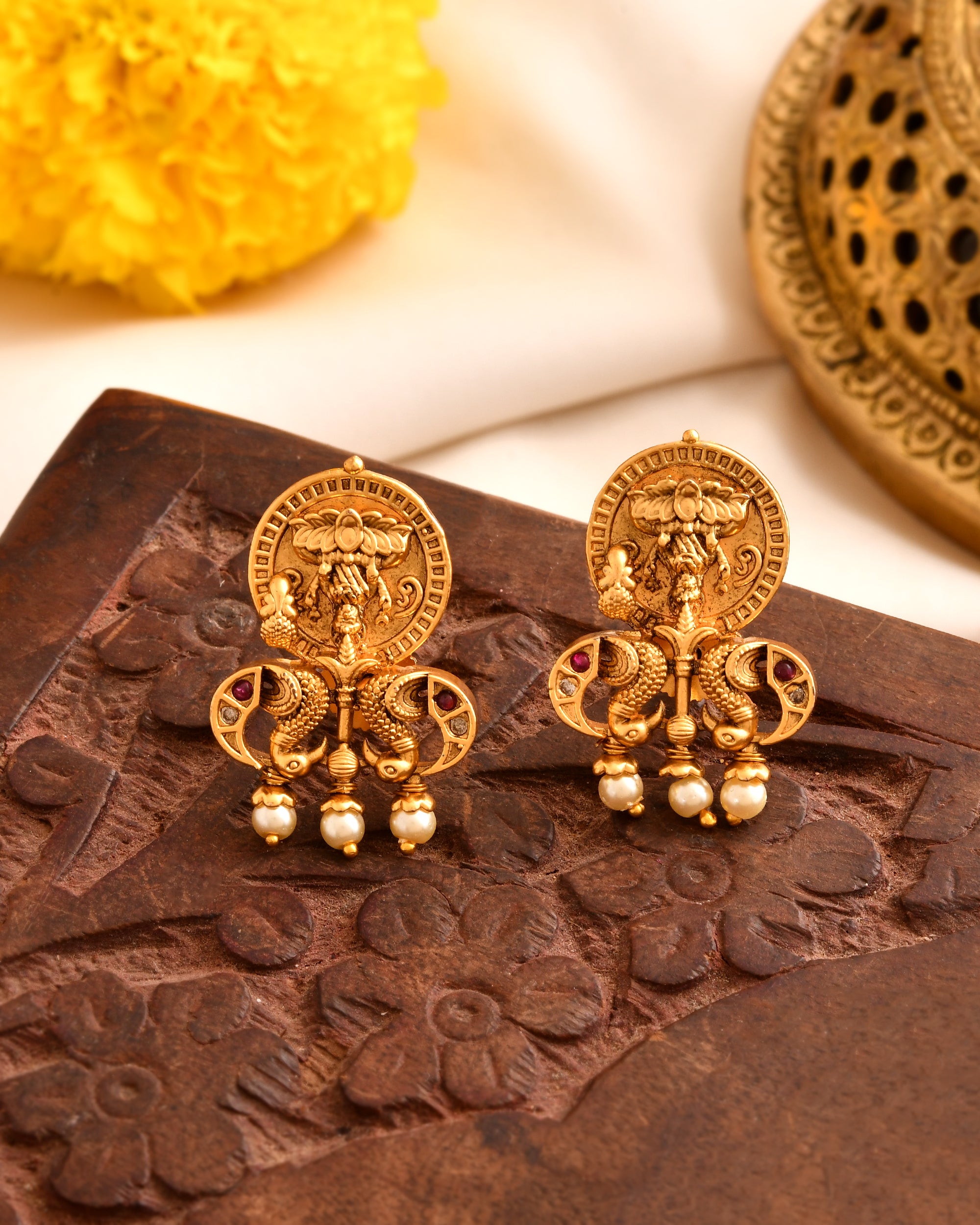 Temple Heritage Gold Set