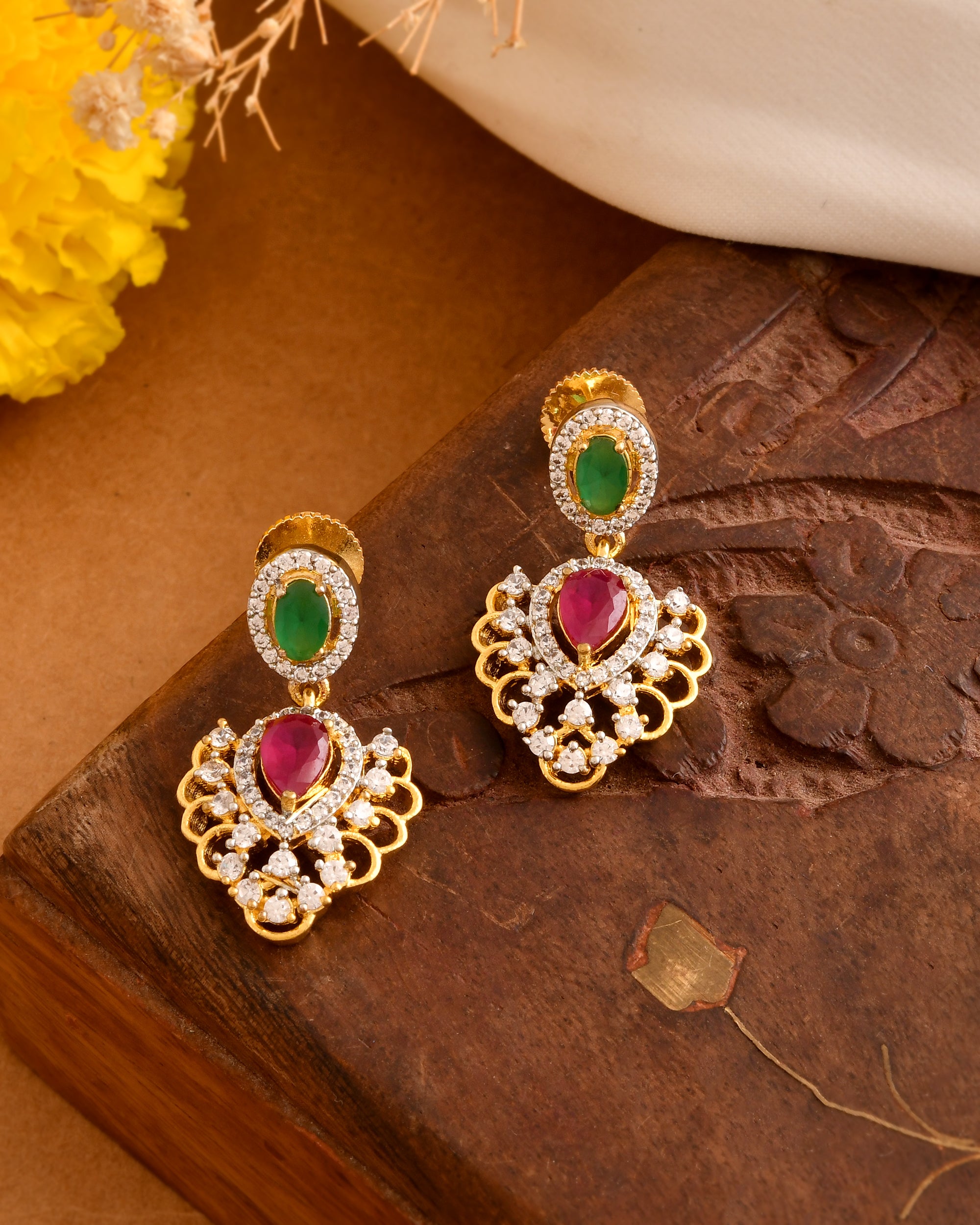 Navratna Glow Necklace Set
