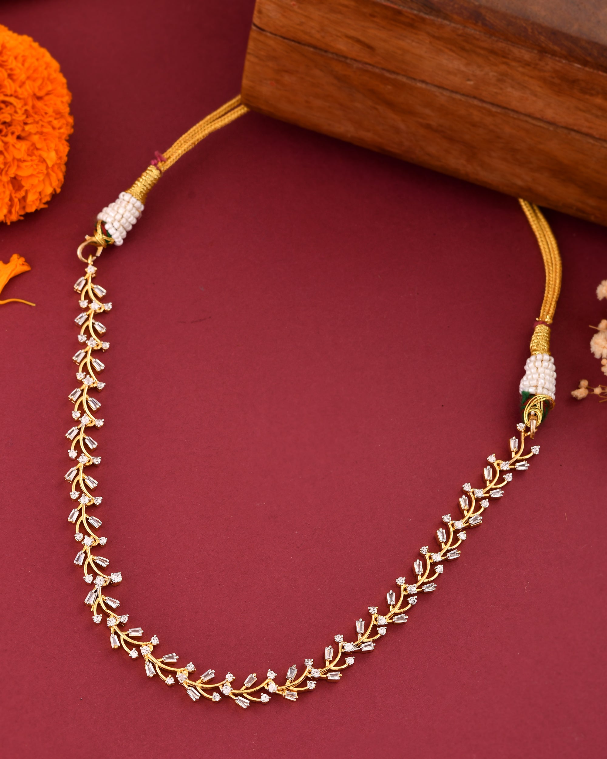 Noor Vine Spark Necklace