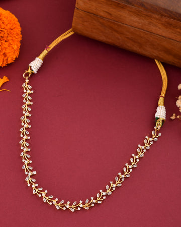 Noor Vine Spark Necklace