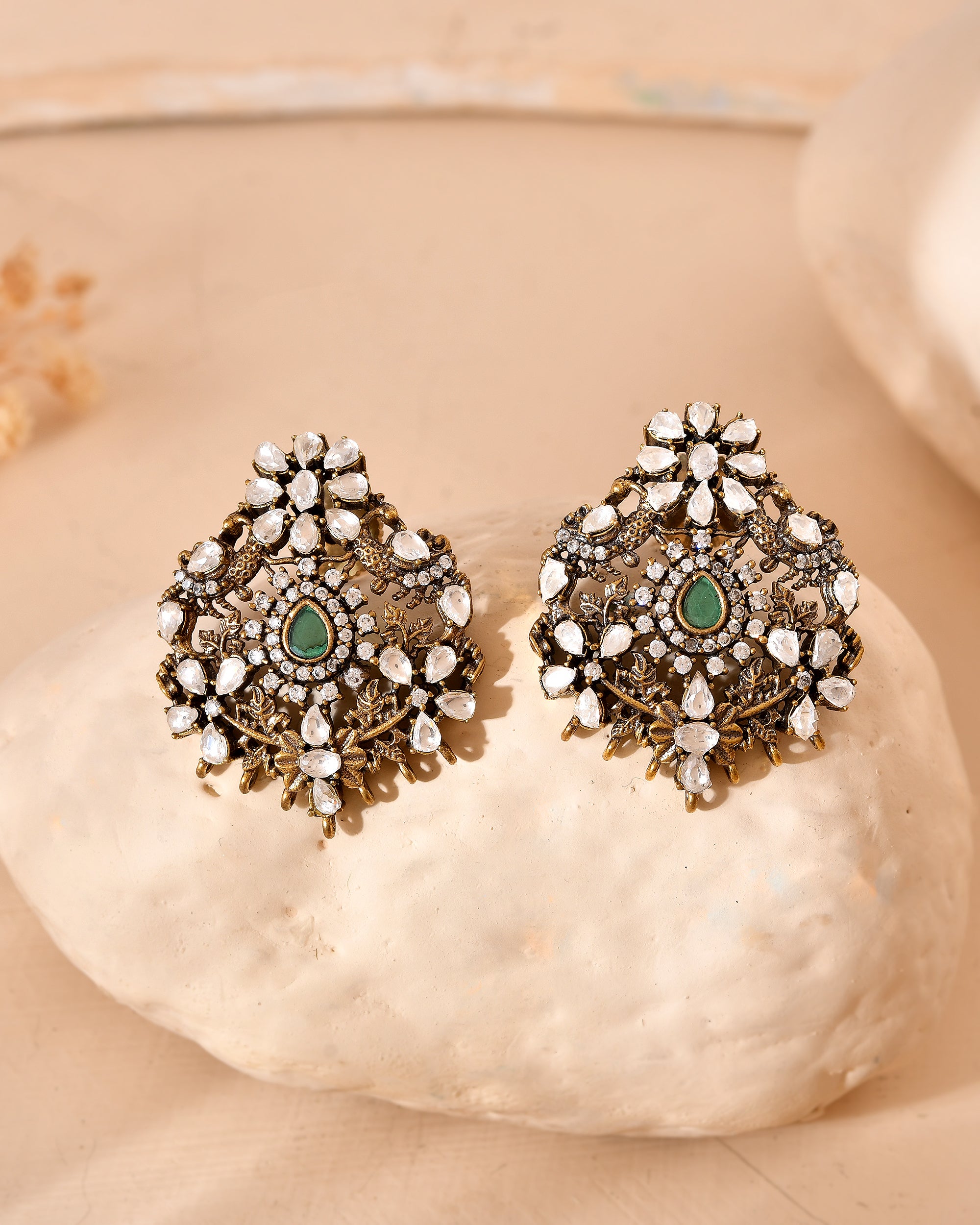 Floral Finesse Meets Vintage Elegance