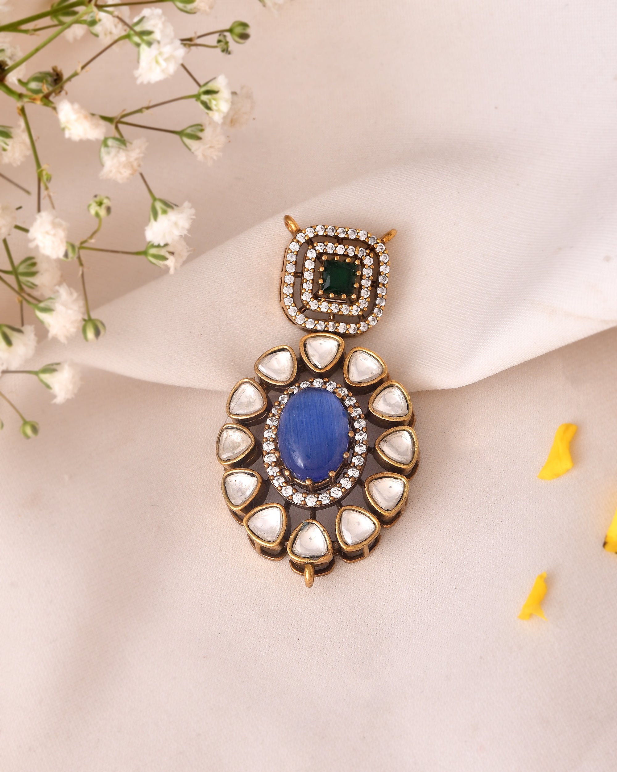Beaded Pendant Necklace with Blue Kundan Design