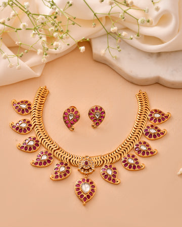 The Manikya Ambi Rajhaar Set