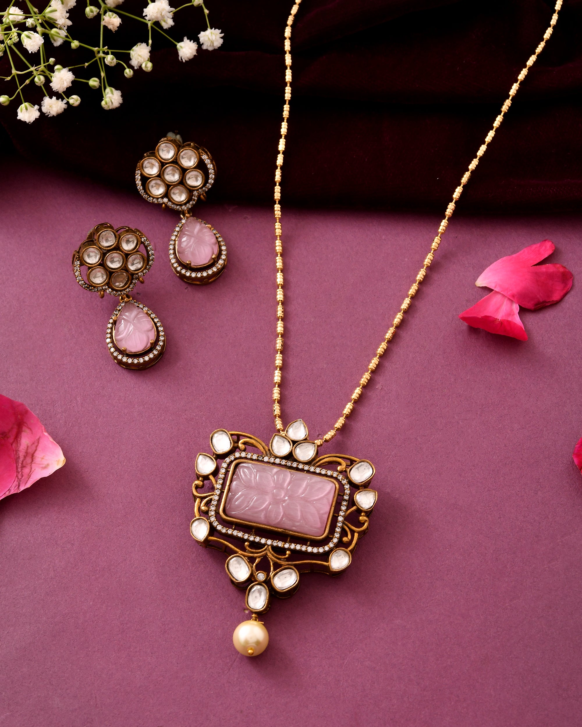The Gulabi Naqsh Meher Set