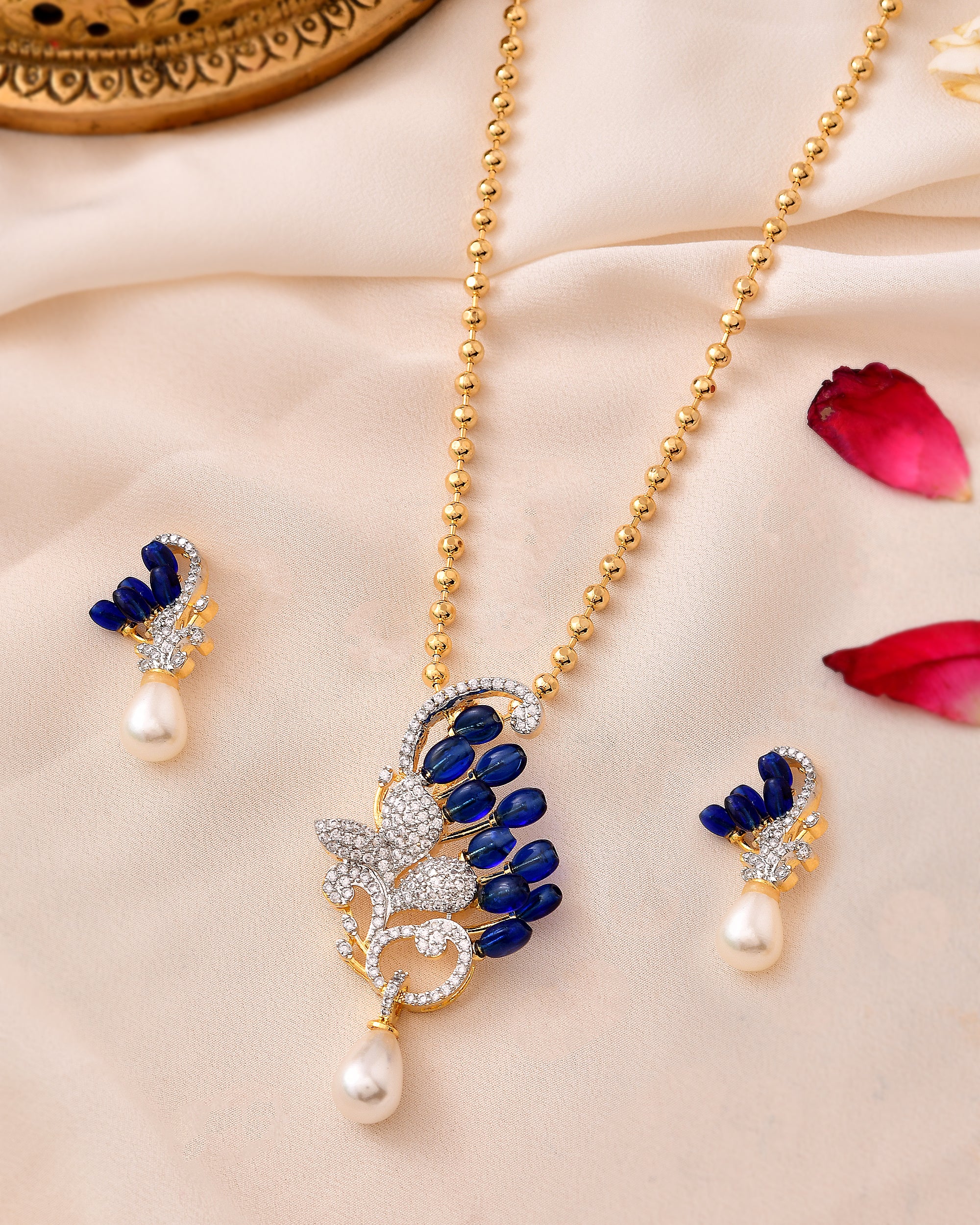 The Neel Mayura Chandrika Set